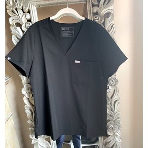 Figs Catarina one pocket black scrub top. Medium. Always air dried. Smoke free.